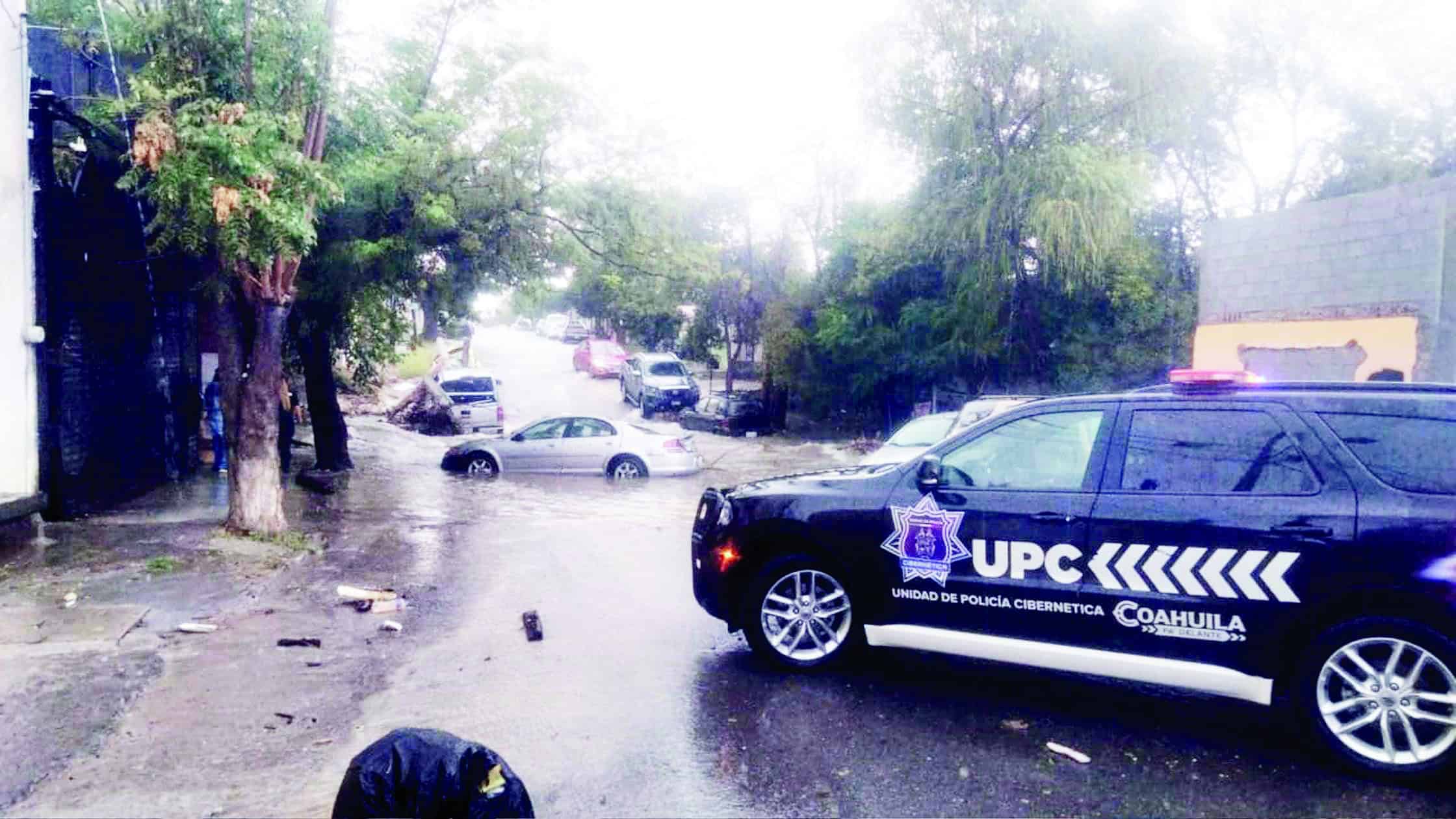 Afectados por lluvias en Saltillo reciben apoyo municipal