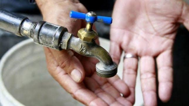 Ciudadanos de Allende denuncian pésimo servicio de agua