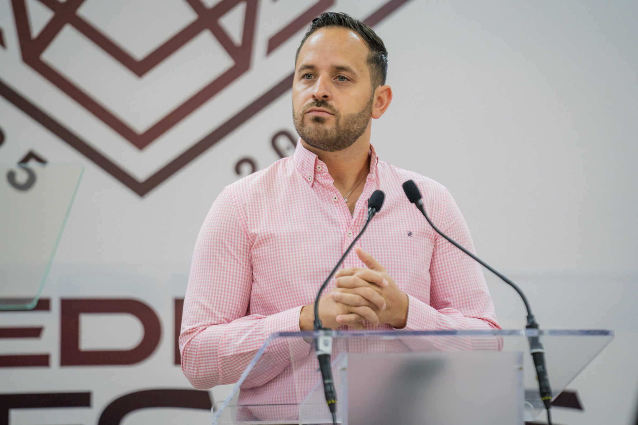 Alcalde Jacobo responde con ataques a críticas por cobro del DAP