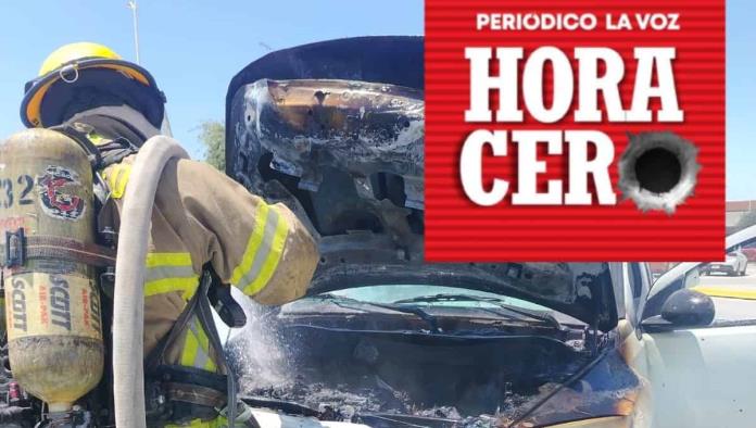 Se quema automóvil en estacionamiento del Mall Paseo Monclova