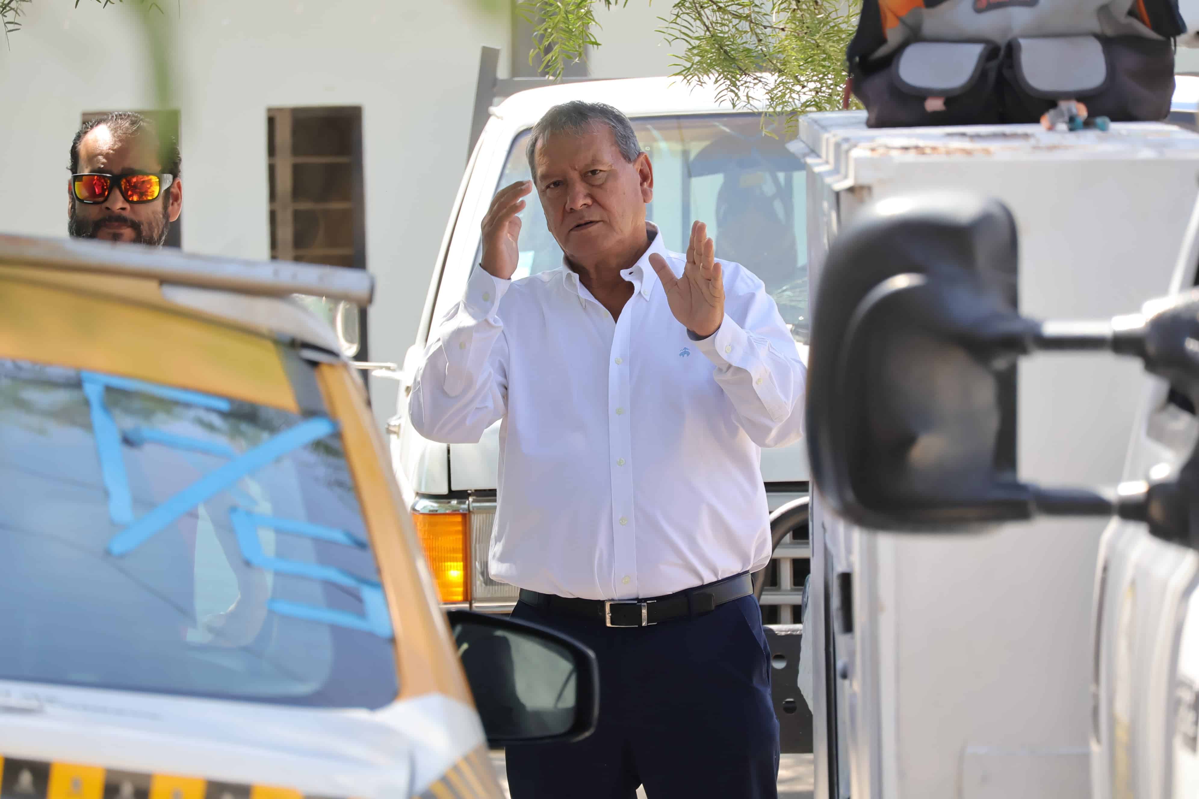 Responde Óscar Ríos a peticiones en colonia San Luisito