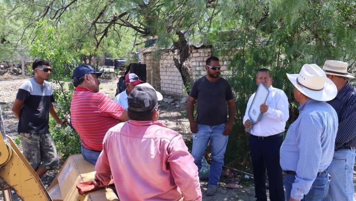 Responde Óscar Ríos a peticiones en colonia San Luisito
