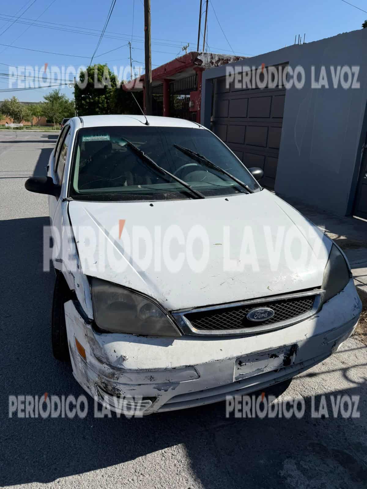 Investigación en curso por accidente vehicular en intersección de calles