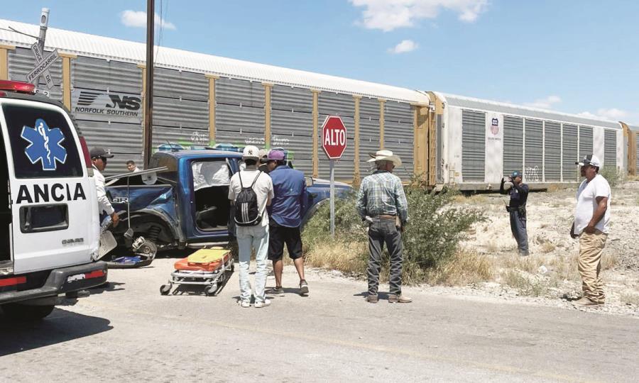Impactante accidente en carretera: La Bestia vs. camioneta