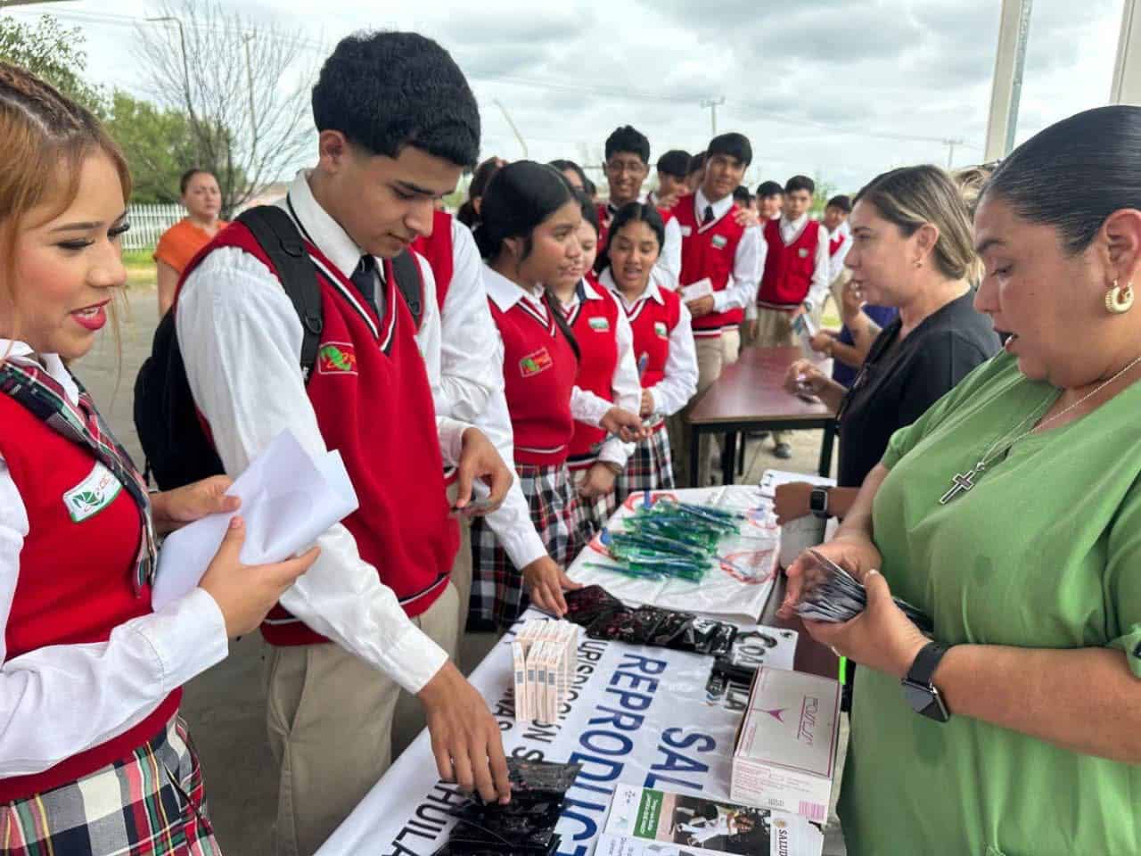 Secretaría de Salud de Coahuila Realiza Brigada de Salud en Cecytec Agujita
