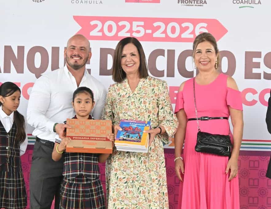 Alcaldesa Sari Pérez Cantú lidera inicio del ciclo escolar 2025 en Emiliano Zapata, Coahuila