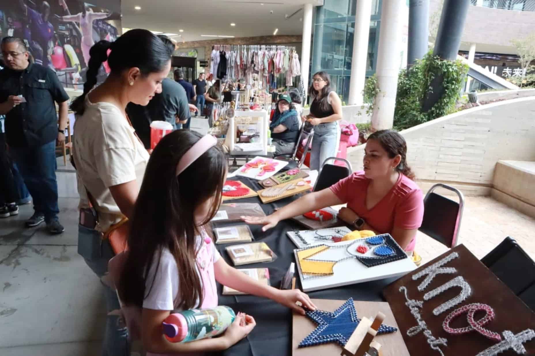Éxito en el Mercado Joven de Saltillo durante la Semana de la Juventud 2025