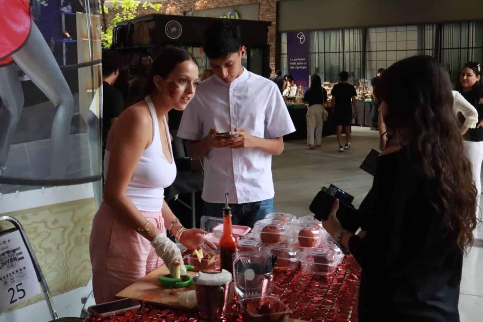 Éxito en el Mercado Joven de Saltillo durante la Semana de la Juventud 2025