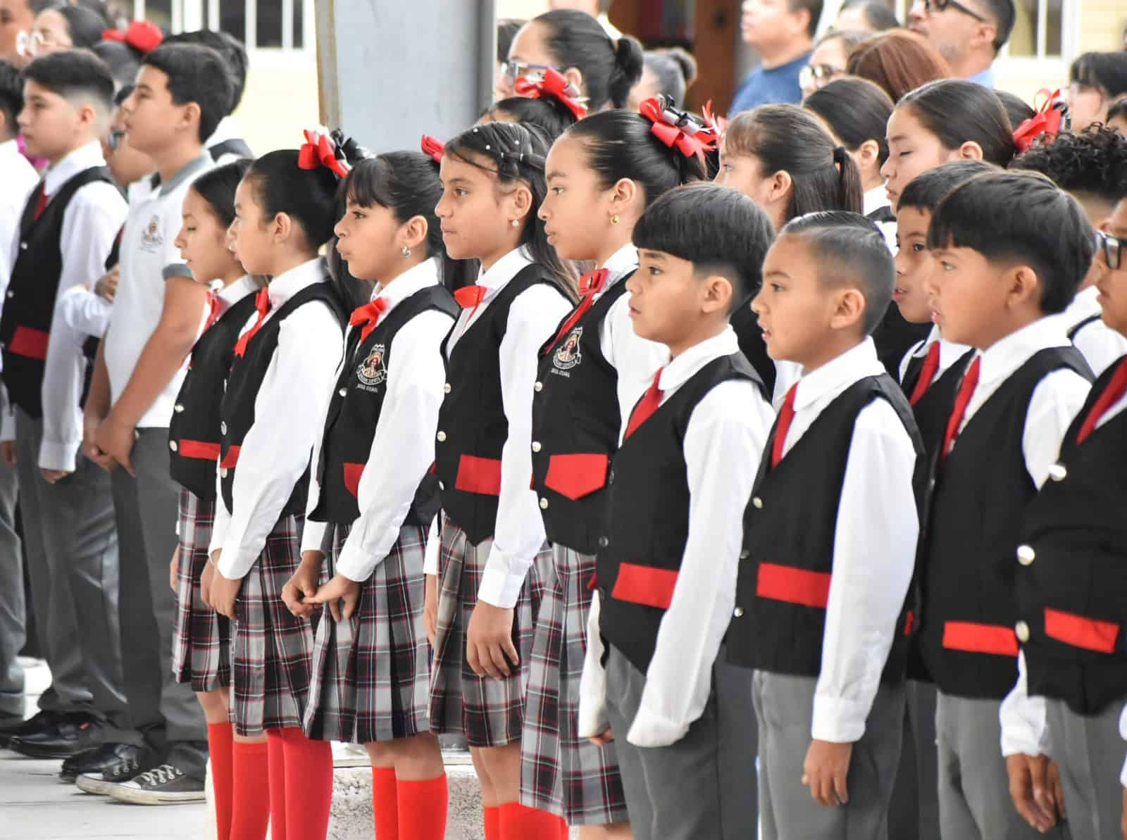 Inicia con entusiasmo el ciclo escolar 2025-2026 en Nava