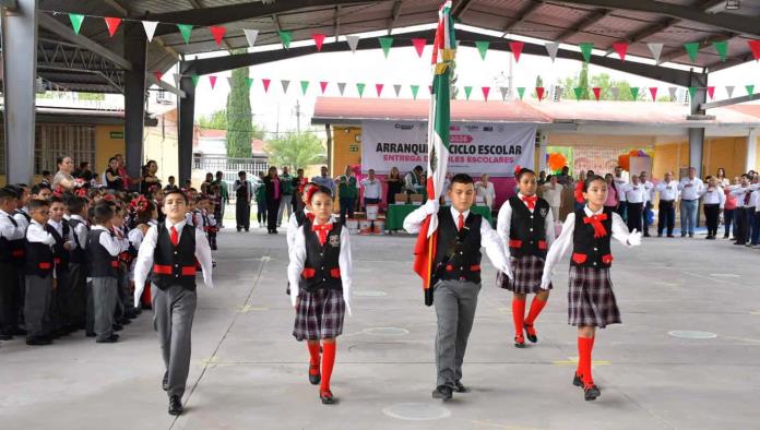 Inicia con entusiasmo el ciclo escolar 2025-2026 en Nava