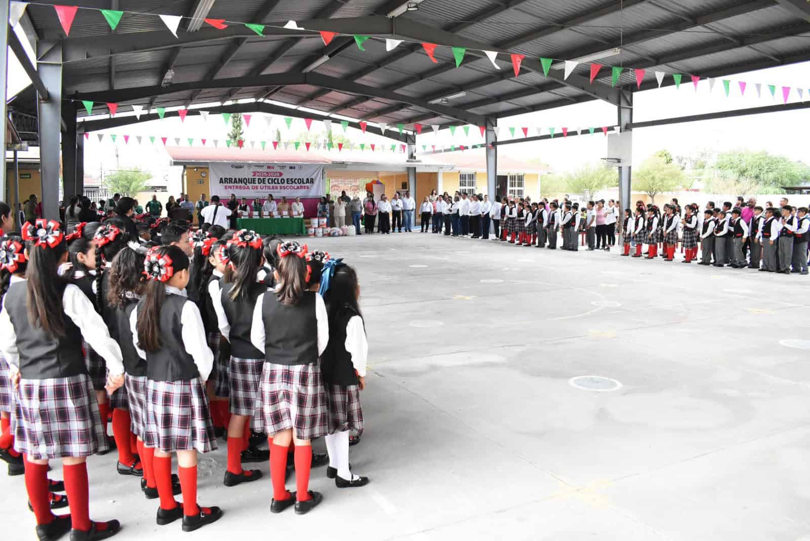 Inicia con entusiasmo el ciclo escolar 2025-2026 en Nava