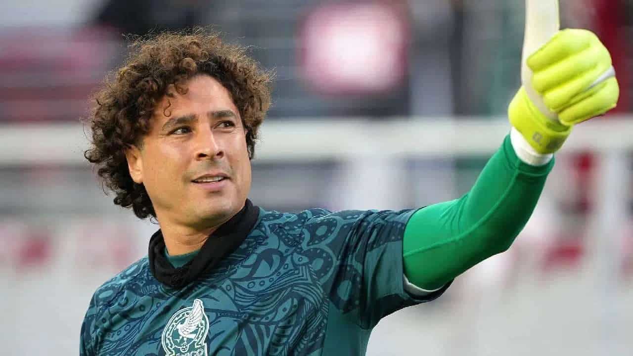 Guillermo Ochoa se Queda sin Equipo Tras Fichaje Fallido