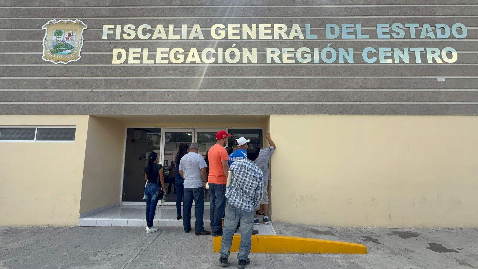 Víctimas de fraude automotriz piden no soltar a detenidos
