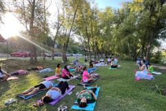 EXITOSA JORNADA DE RELAJACIÓN Y YOGA EN EL PASEO DEL RÍO SABINAS