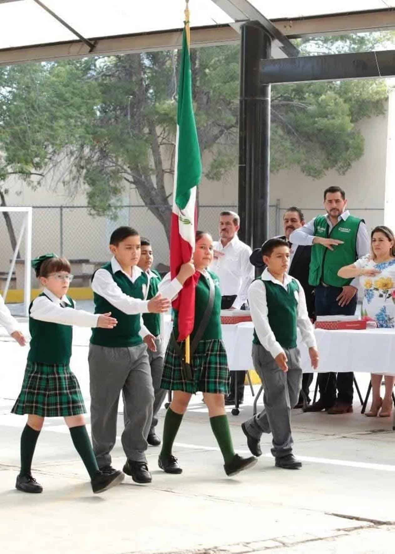 Programa Mejora Coahuila beneficia a estudiantes de primarias en Arteaga