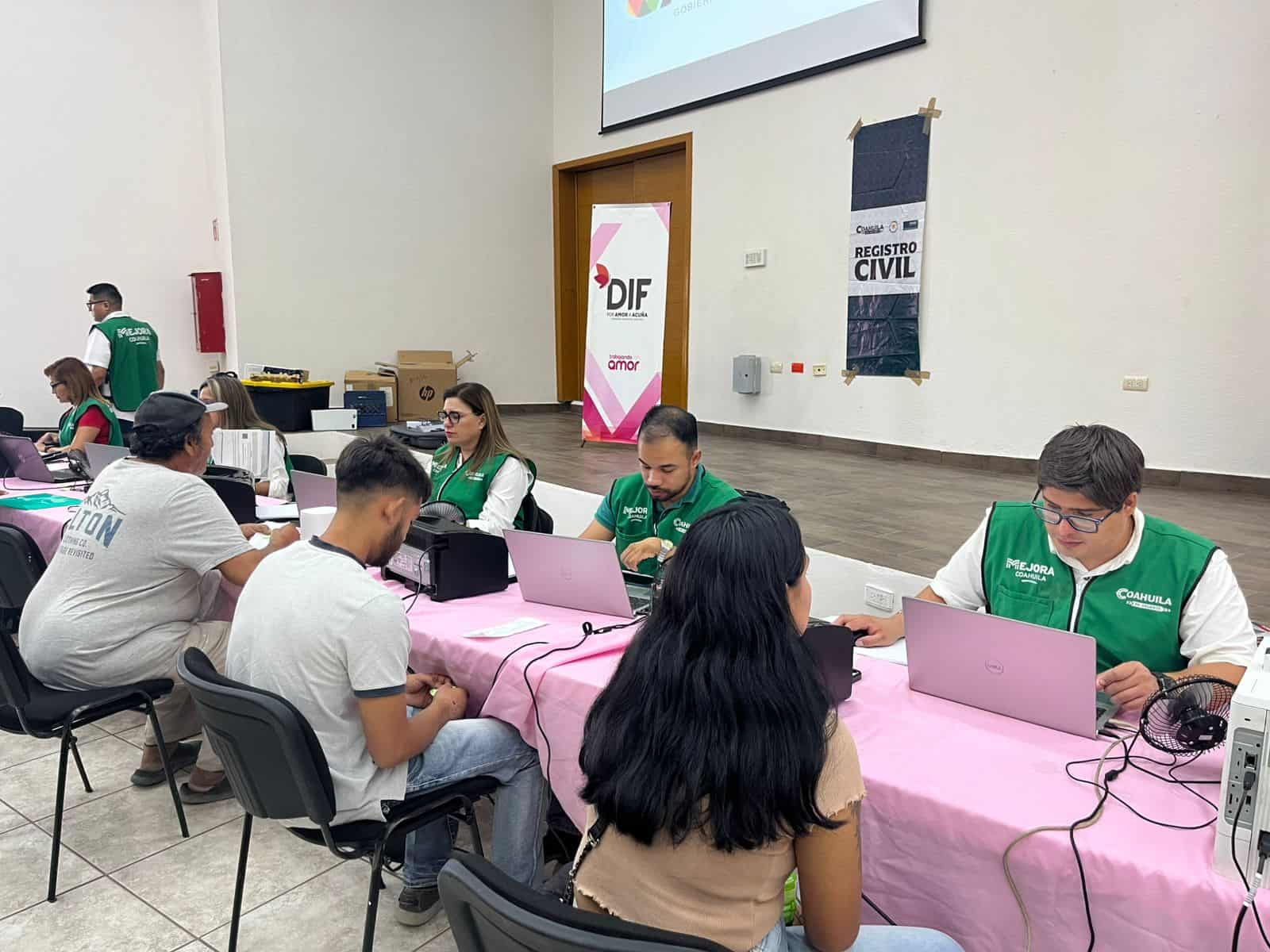 Llevan servicios del Registro Civil a Ciudad Acuña con brigada especial