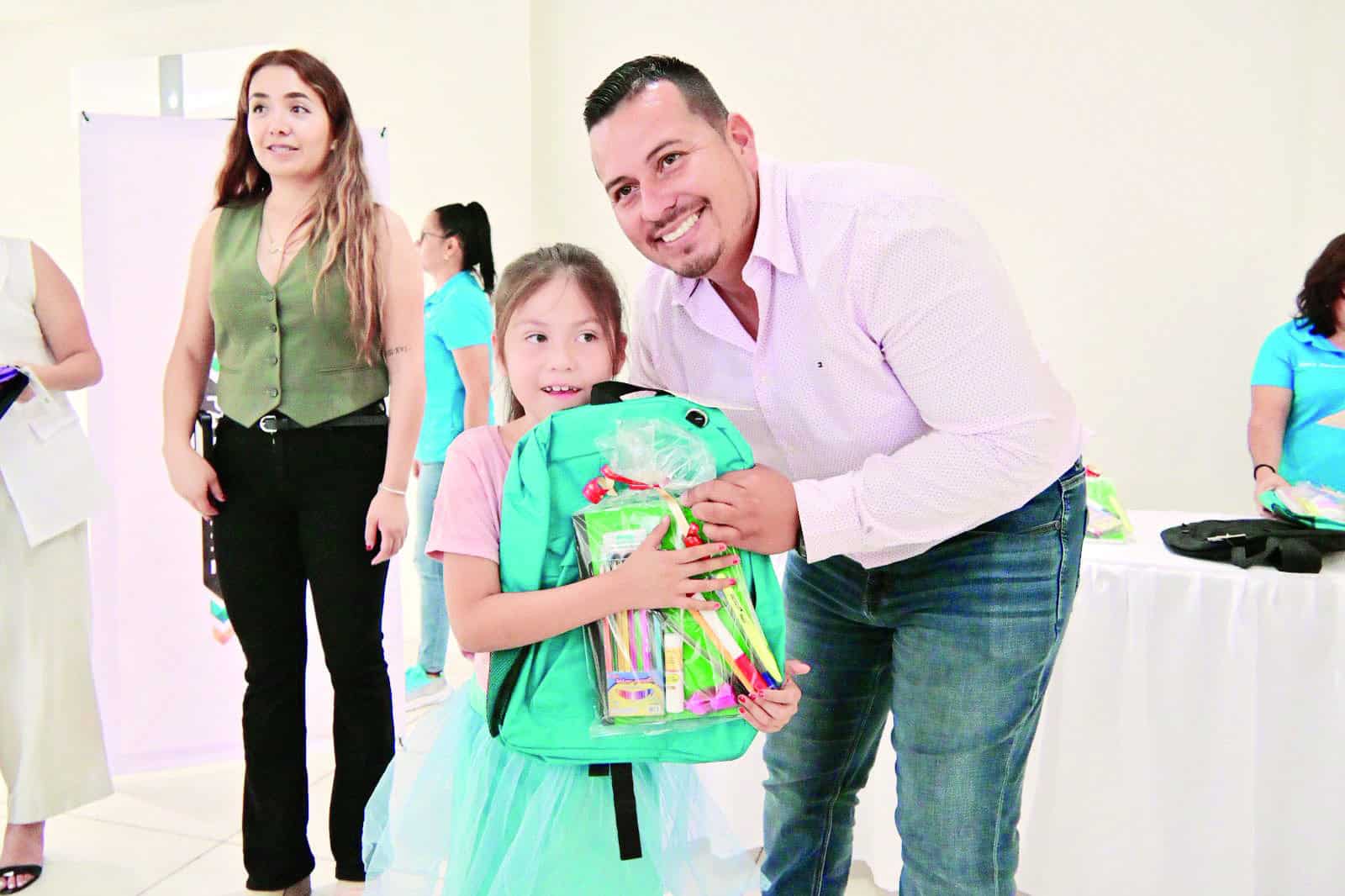Colecta exitosa de útiles escolares para la niñez en San Buenaventura