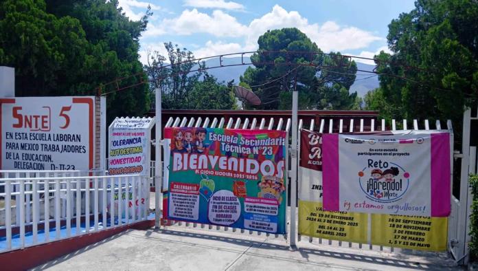 Más de 550 alumnos comienzan clases en Secundaria Técnica 23 Rafael Cepeda, Arteaga Coahuila