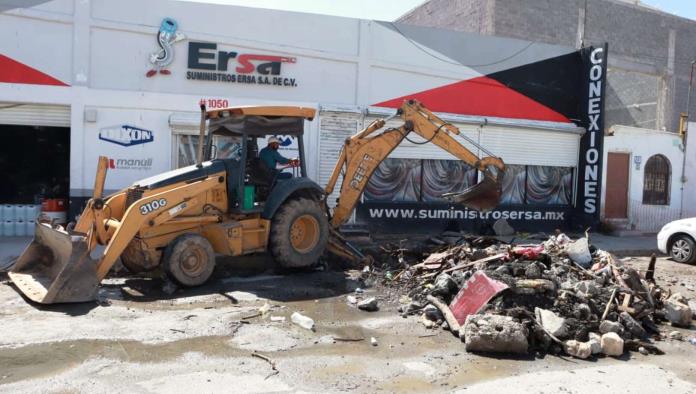 Intensifican trabajos de reconstrucción en la calle Rayón de Saltillo