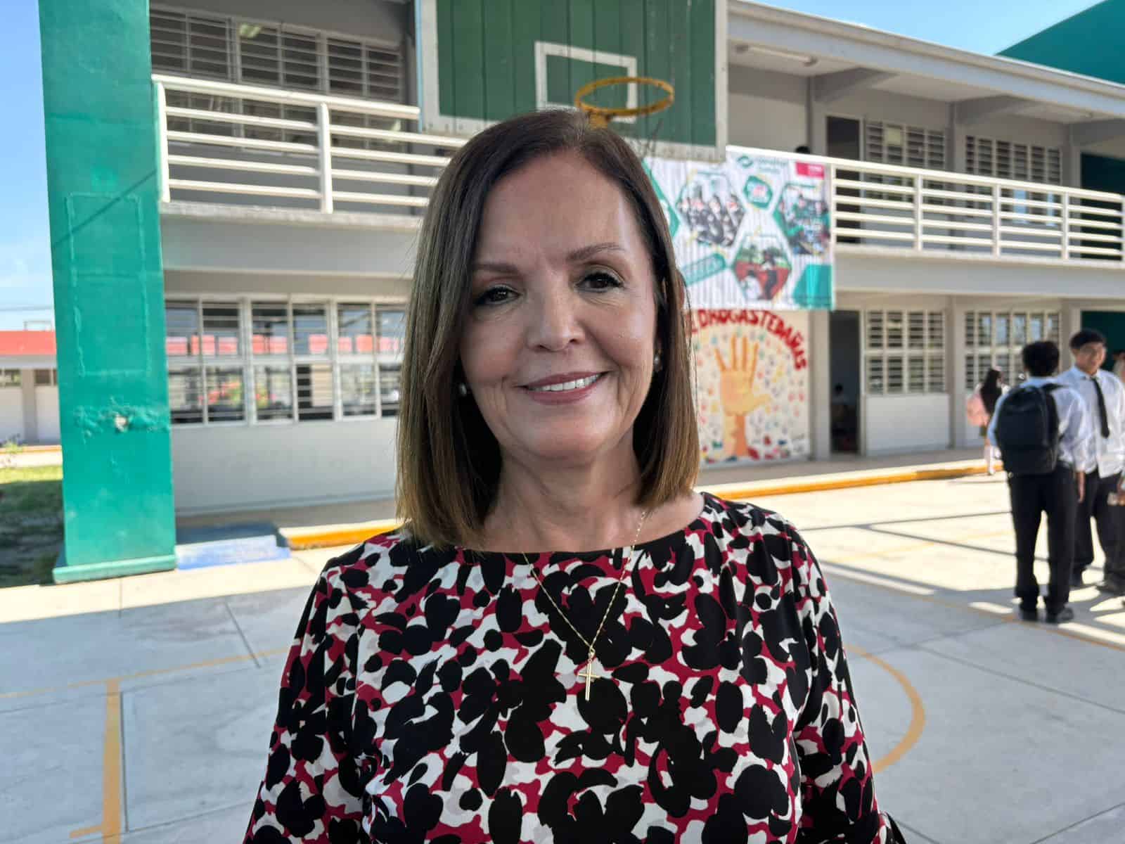 Alcaldesa informa sobre necesidades en planteles educativos