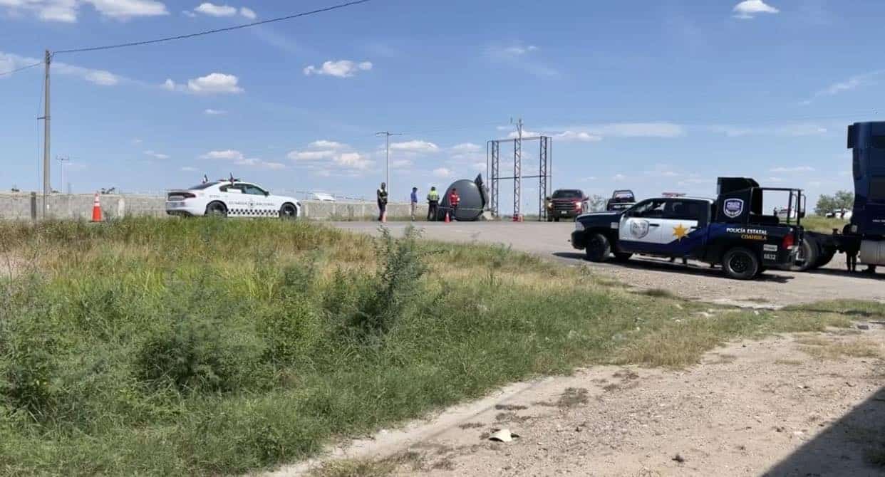 Así fue cómo volcó una pipa tras falla mecánica en carretera a Guerrero