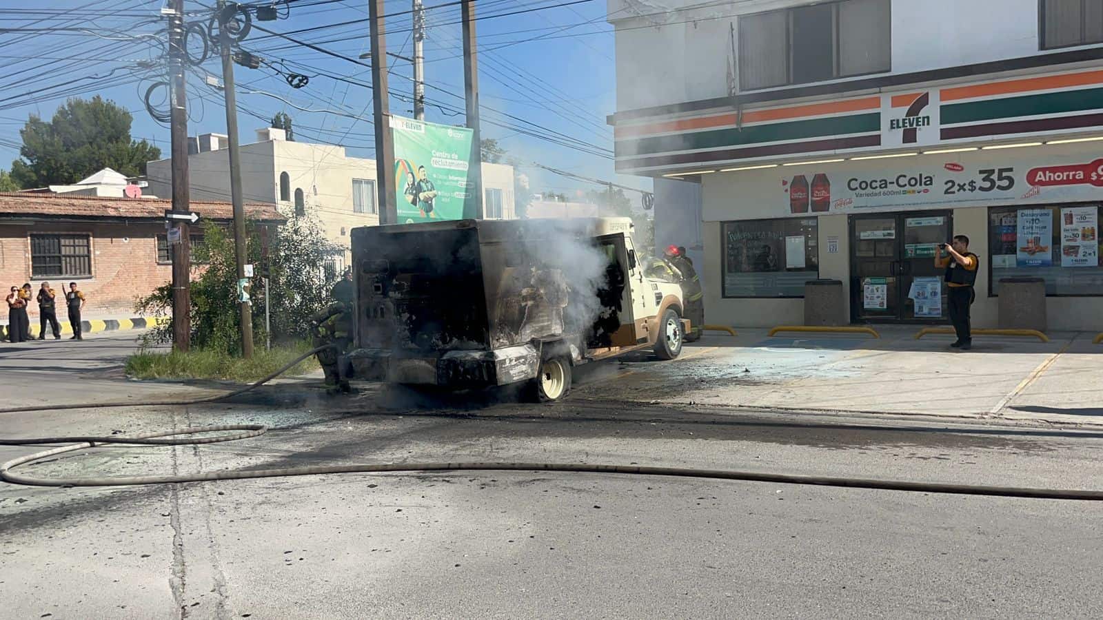 Dos Incendios Vehiculares Sacuden a Saltillo en Menos de un Día