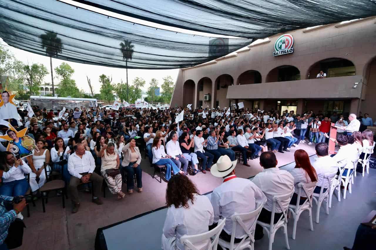 Manolo Jiménez Salinas reconocido en ceremonia de Galardones RED 2025 del PRI Coahuila