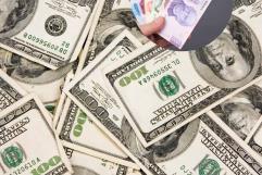 Expectativas de recorte en tasa de interés de la Fed impulsan al peso mexicano