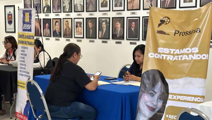 Éxito total en feria del empleo organizada por CANACO en Piedras Negras