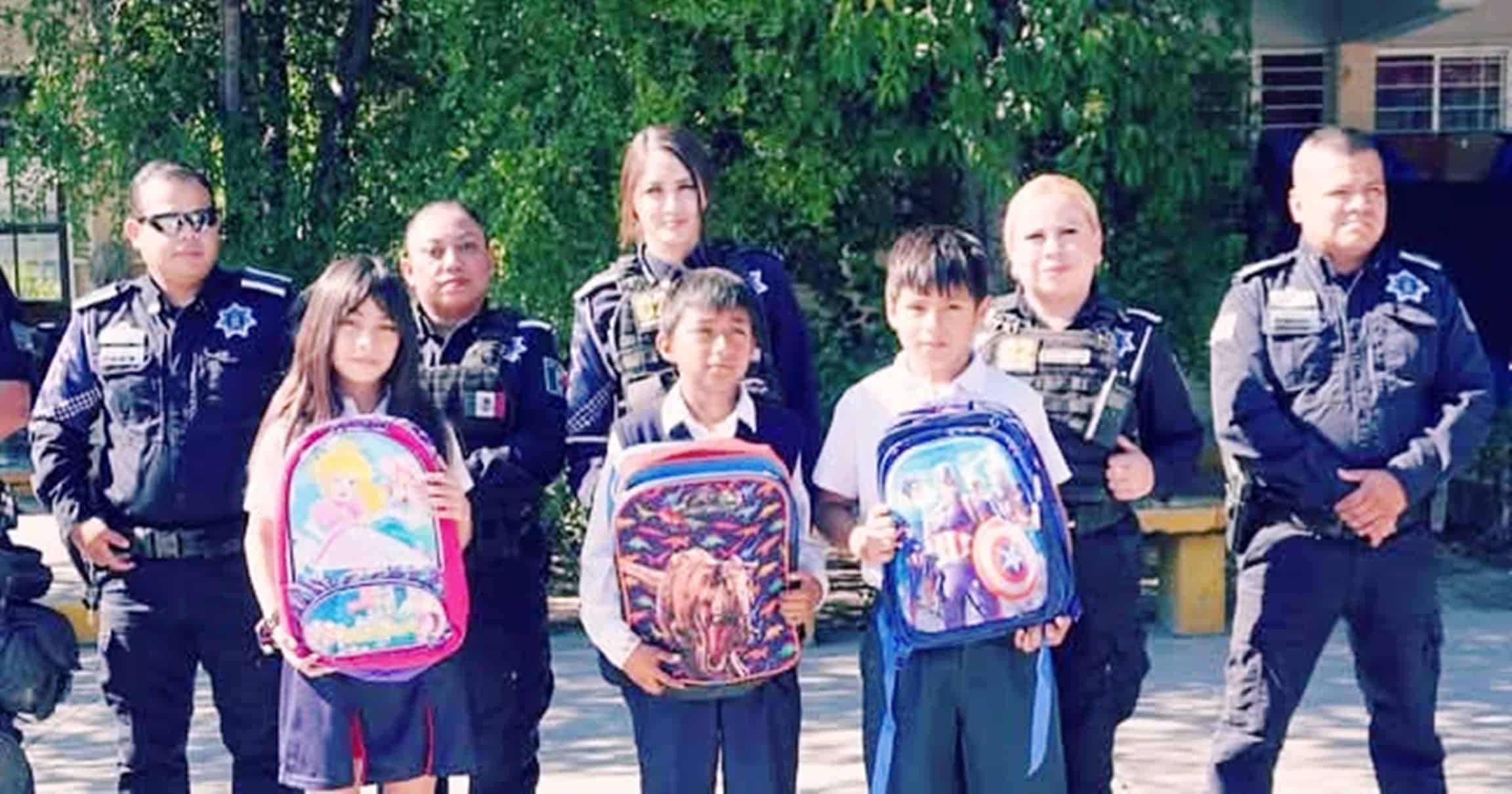 Comisaría de Seguridad en Saltillo entrega 500 mochilas a estudiantes necesitados