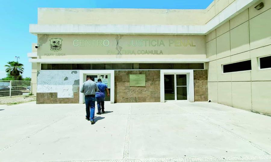 Audiencia diferida en caso penal por incumplimiento de obligaciones