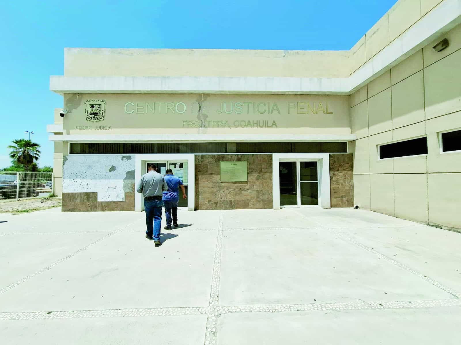 Audiencia diferida en caso penal por incumplimiento de obligaciones