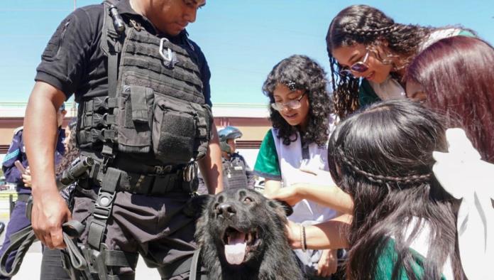 Comisaría de Seguridad de Saltillo brinda charla en COBAC sobre prevención delitos