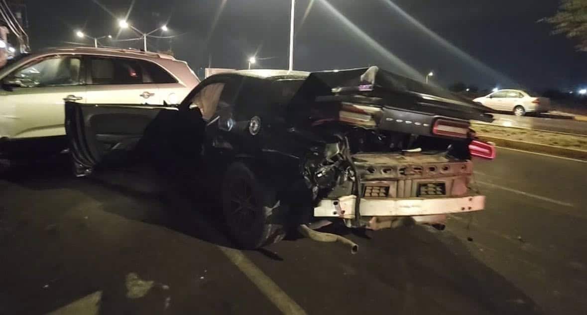 Carreritas entre autos deportivos terminan en choque múltiple en Piedras Negras