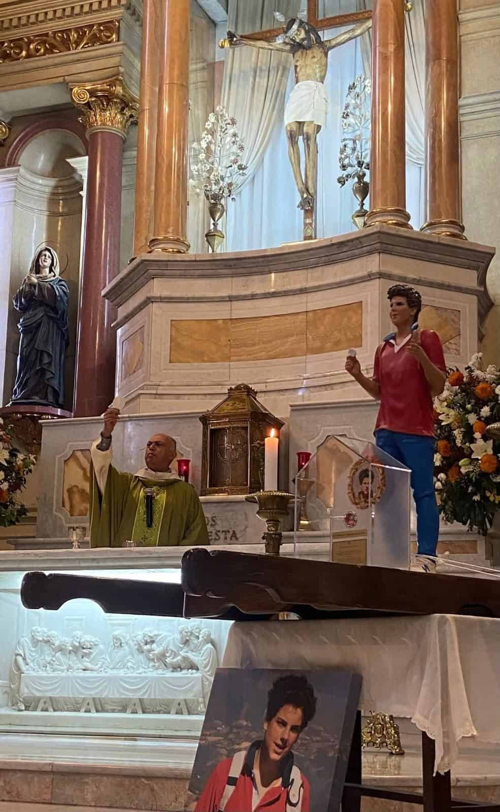 Llega reliquia de Carlo Acutis