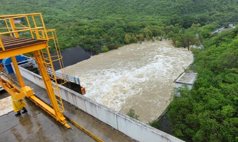 Medidas preventivas en presa La Boca, Nuevo León por incremento del nivel de agua