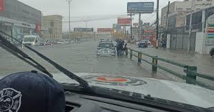 Río Santa Catarina al 30 % tras lluvias: cierres viales y afectaciones en Monterrey