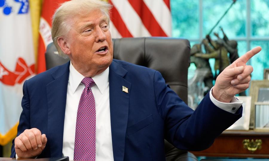 Taylor Budowich descarta firma de carta a Epstein como atribuible a Trump