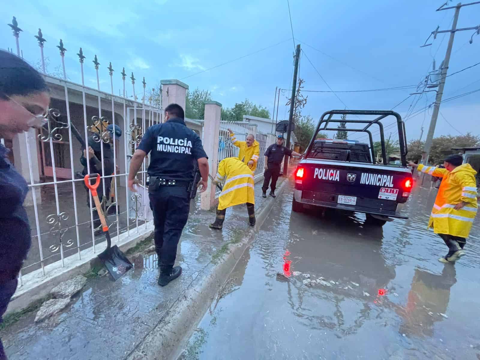 Intensas lluvias causan inundaciones en Villa de Esperanzas