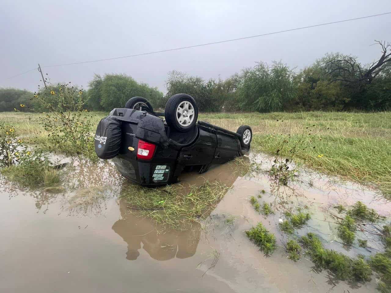 Accidente en Allende: volcadura de dos vehículos deja a todos los ocupantes ilesos