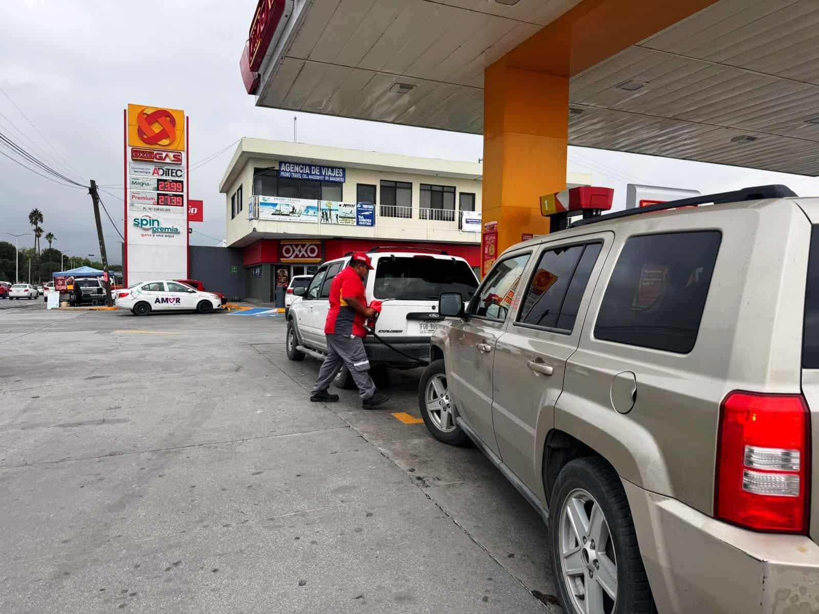 Falta de gasolina magna en Coahuila impacta a consumidores