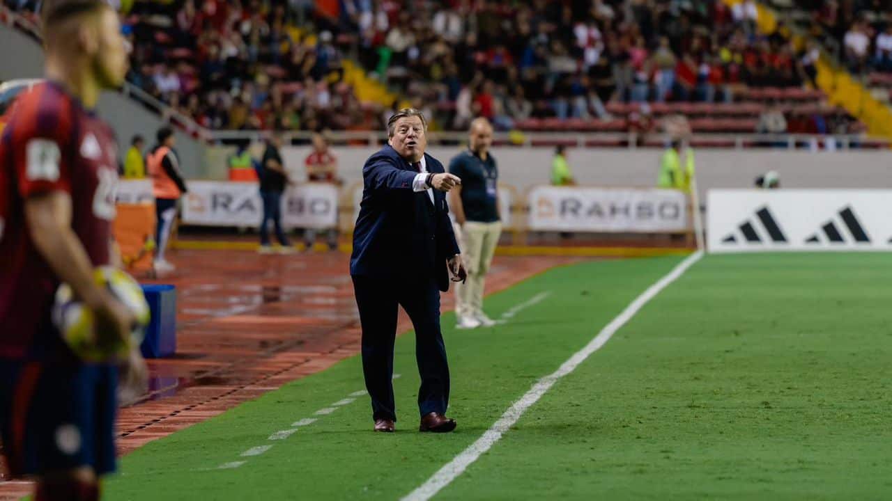 ¿Fuera Piojo?: Afición costarricense estalla contra Miguel Herrera tras empate ante Haití