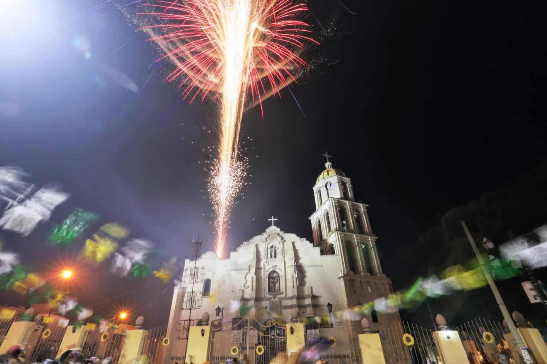 Controversia en Arteaga por uso de pirotecnia en festividades