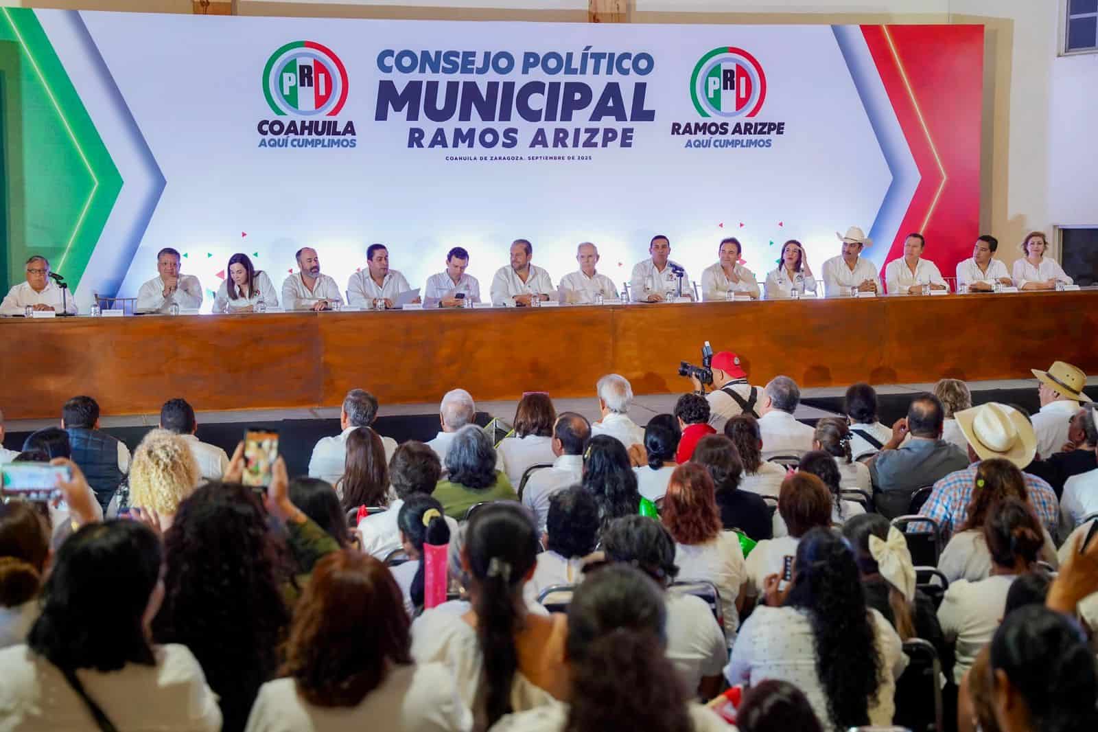 Carlos Robles Loustaunau encabeza evento del PRI en Ramos Arizpe