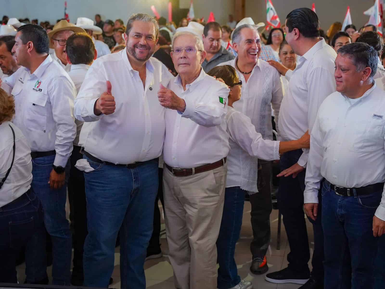Carlos Robles Loustaunau encabeza evento del PRI en Ramos Arizpe