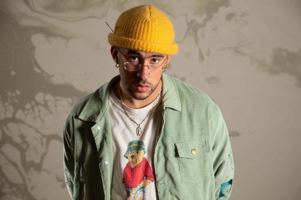 Bad Bunny se lesiona en pleno concierto en Puerto Rico