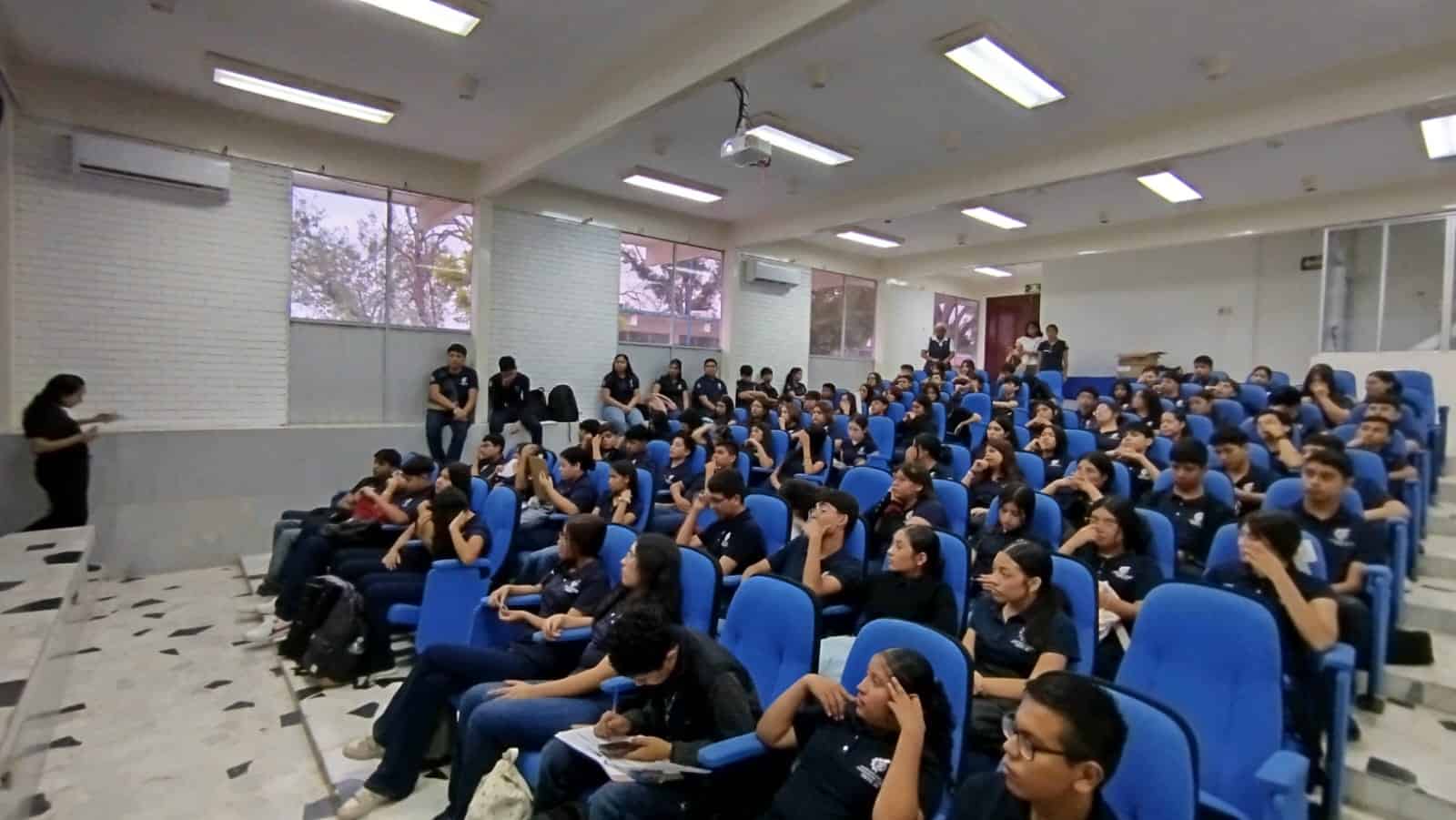 Jóvenes del CBTIS 20 reciben apoyo emocional en Sabinas