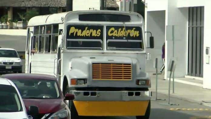 Estudiantes de la colonia Calderón denuncian problemas en transporte escolar