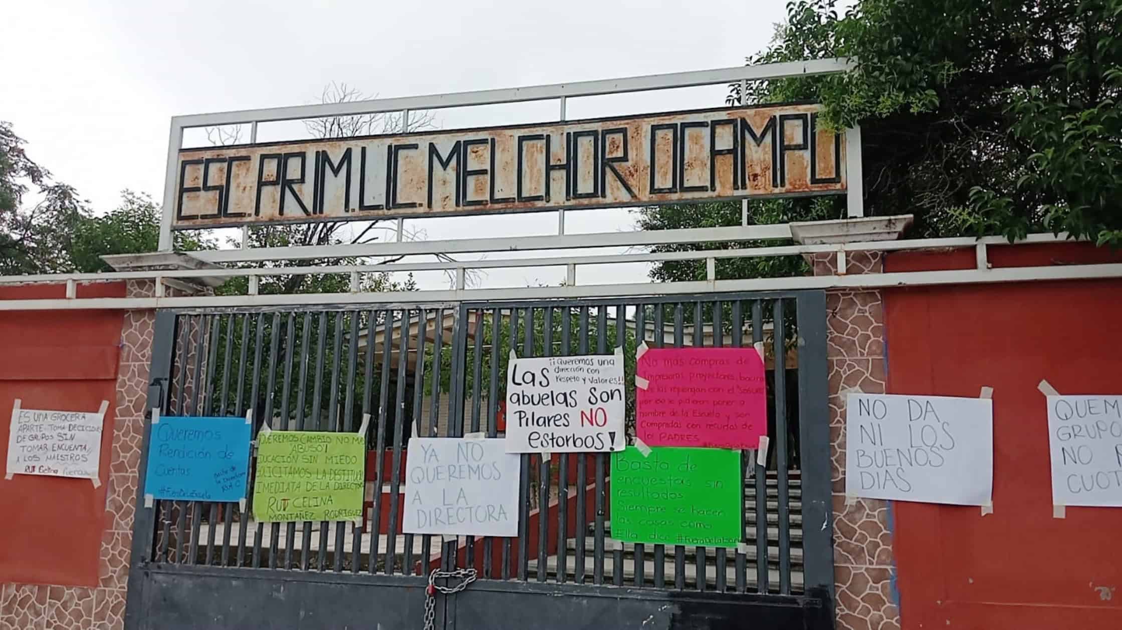 Protesta de Padres Cierra Escuela en Saltillo