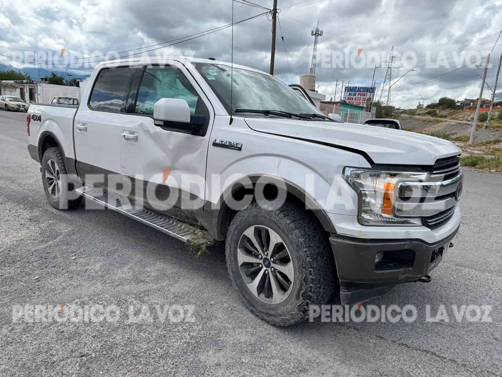 Conductor pierde control en incidente vial en Monclova